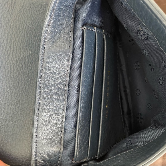 Tory Burch Navy Leather Crossbody Bag with Gold Accents - Picture 4 of 7